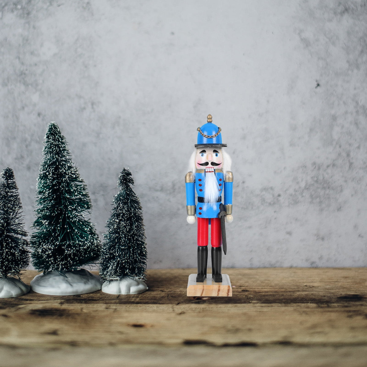 Delicate Nutcracker Doll Home Desktop Decor V4842