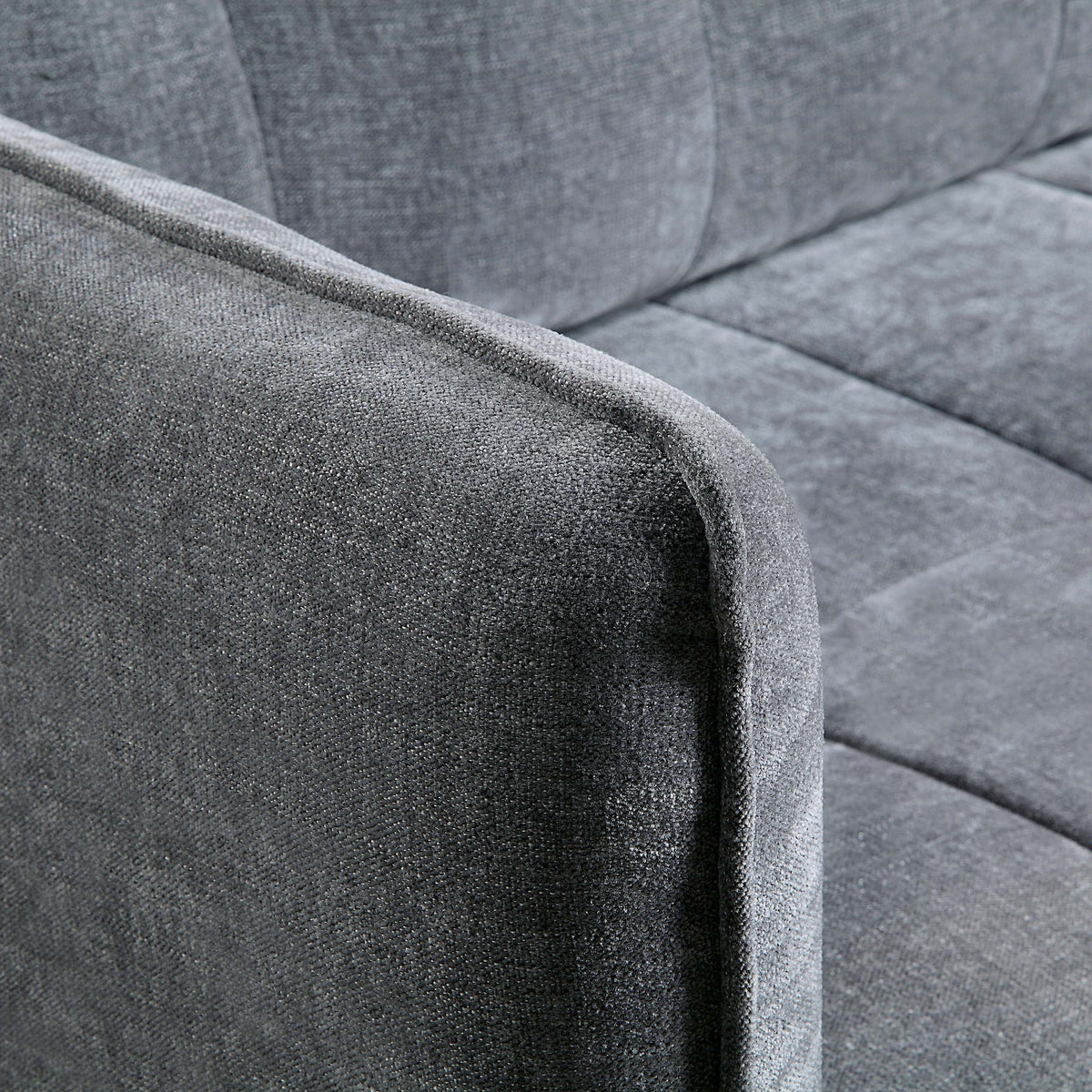 Dark Gray Chenille Tufted Loveseat A566