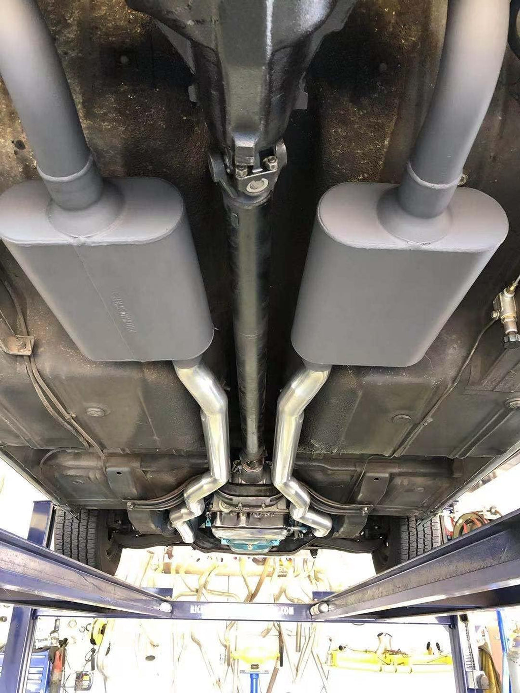 Dual Chamber 2.25 inch Inlet/Outlet Exhaust Muffler Pack of 2 F830717