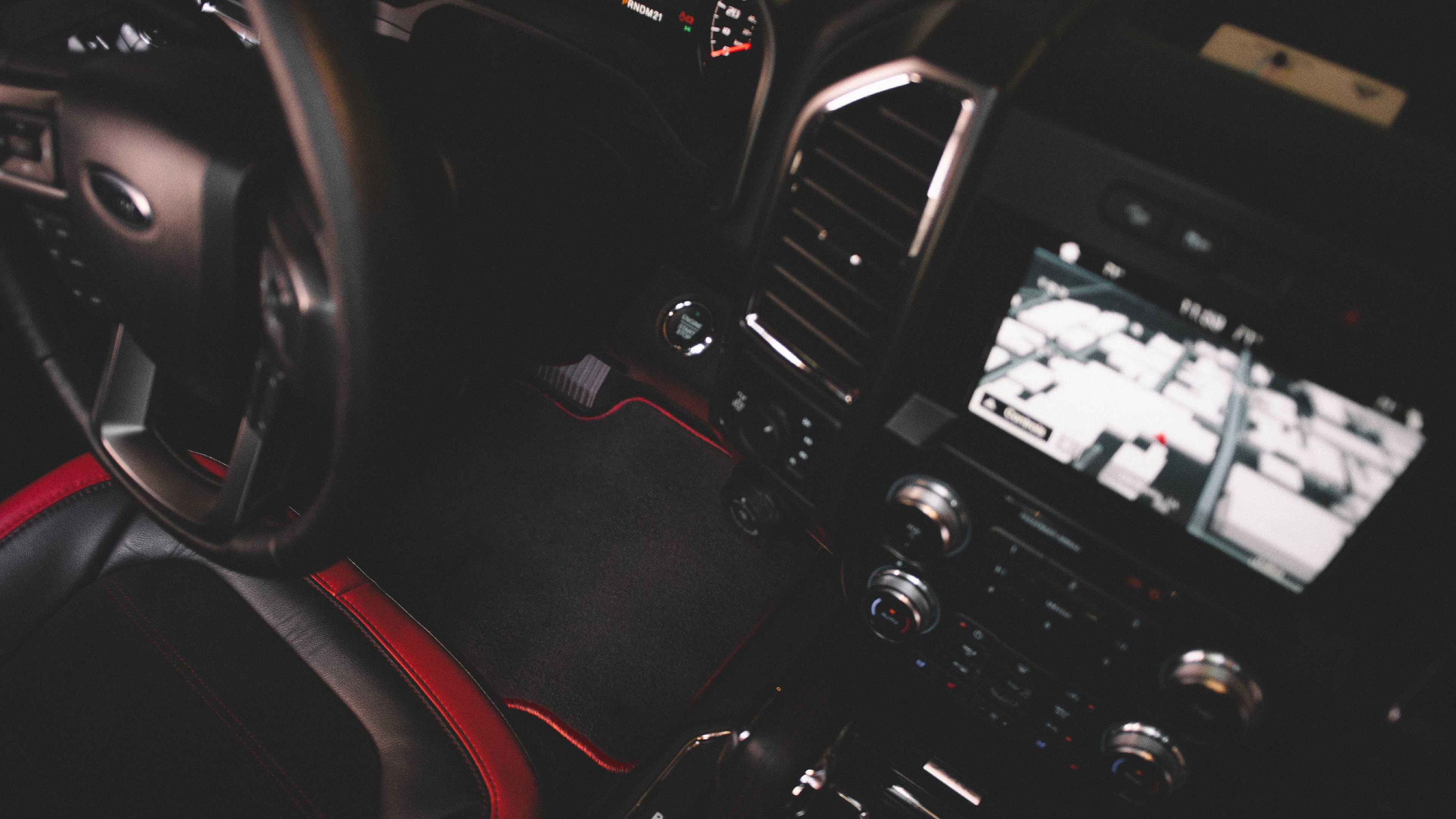 Black with Red Edging Carpet Car Mats N33017