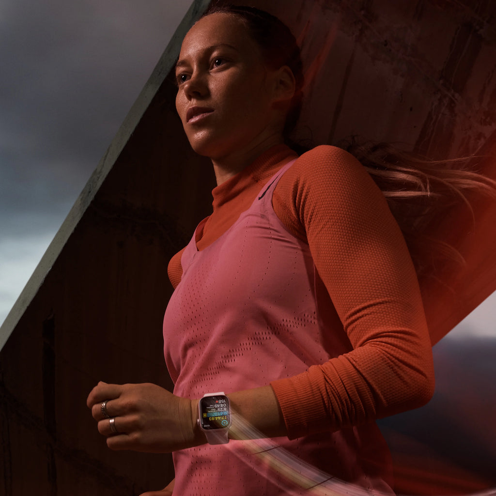 Apple Watch Series 9 GPS + Cellular 41mm Midnight Aluminum Case with Midnight Sport Band - M/L D46366