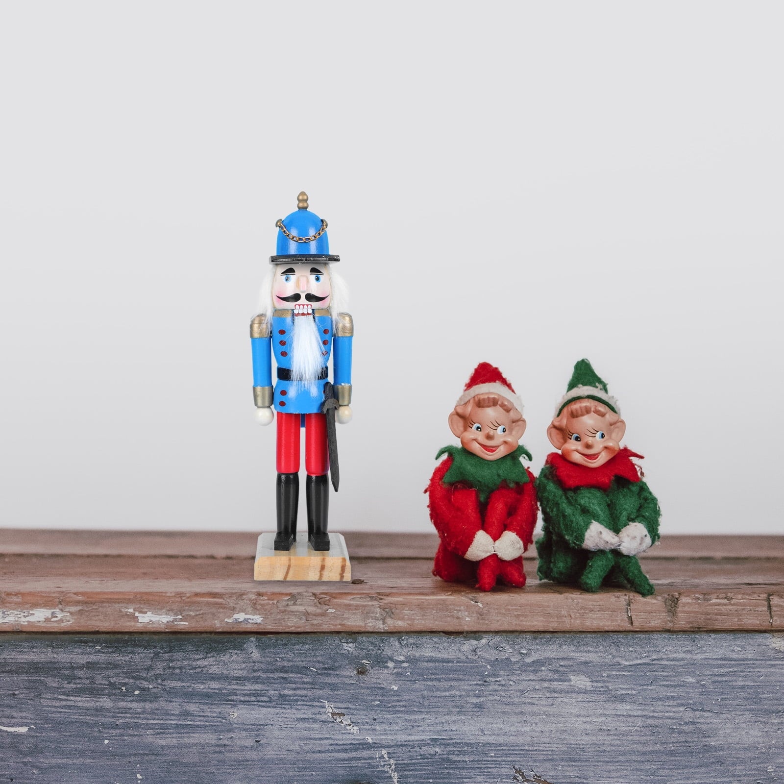 Delicate Nutcracker Doll Home Desktop Decor V4842