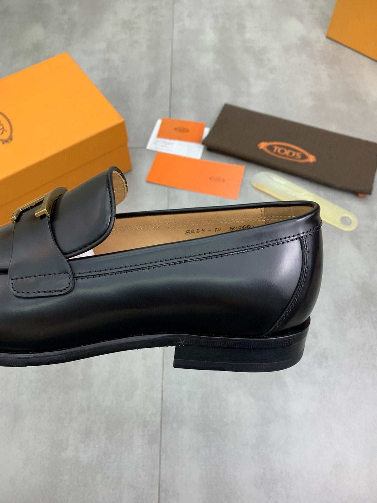 TOD'S Men's Black Gold-Tone Hardware Loafers